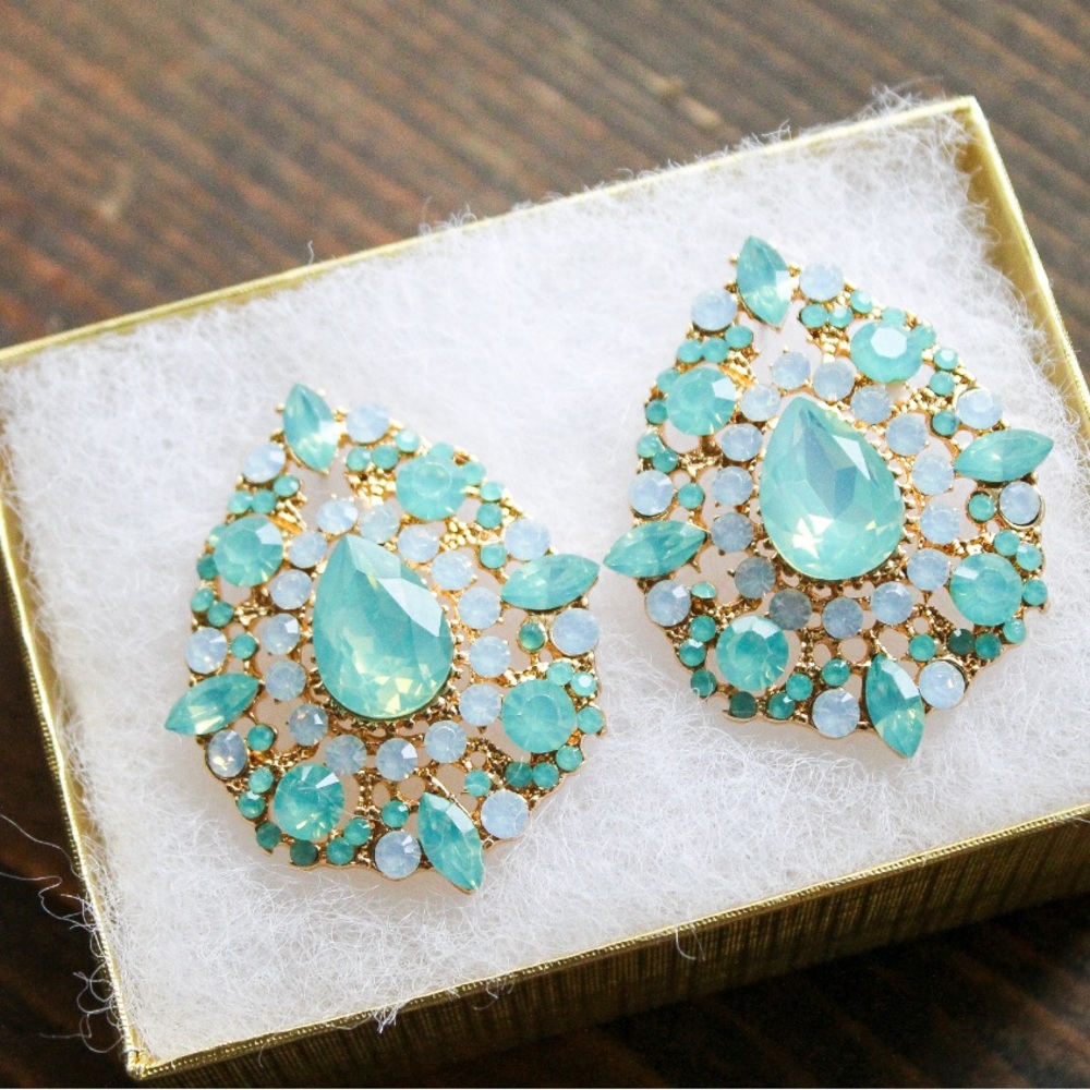 BRAND NEW Mint & Opal Stud Earrings